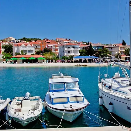 Διαμέρισμα Doris Τρογκίρ